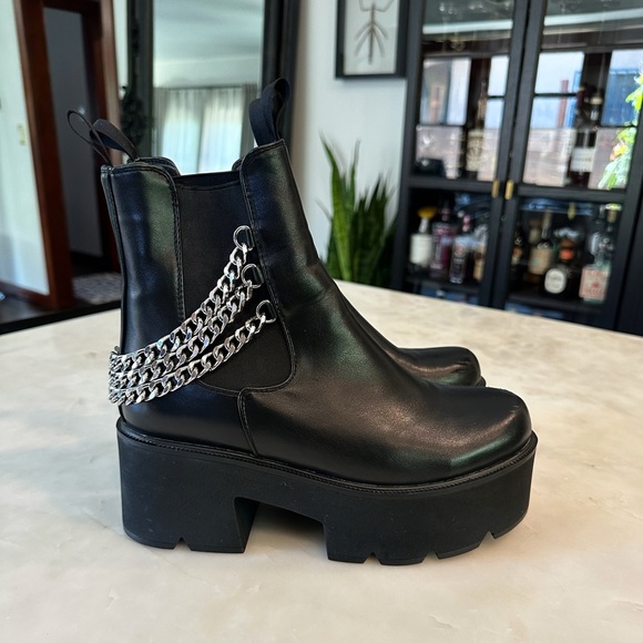 Lamoda Blackout Platform Boot - Picture 3 of 7